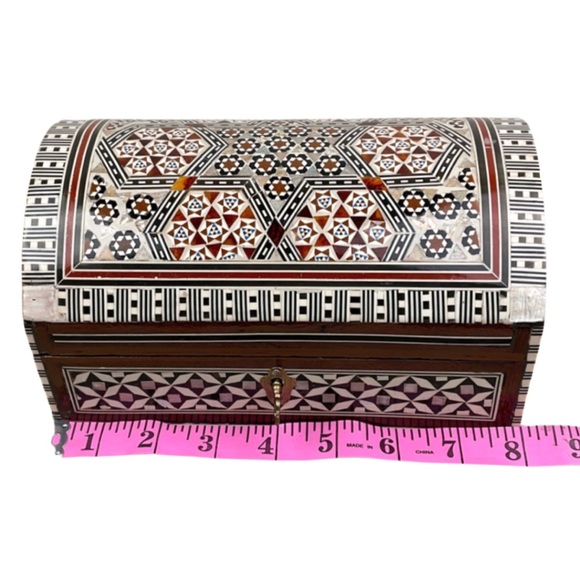 Egyptian Mother of Pearl Jewel Box with Lock and Key - Picture 15 of 15